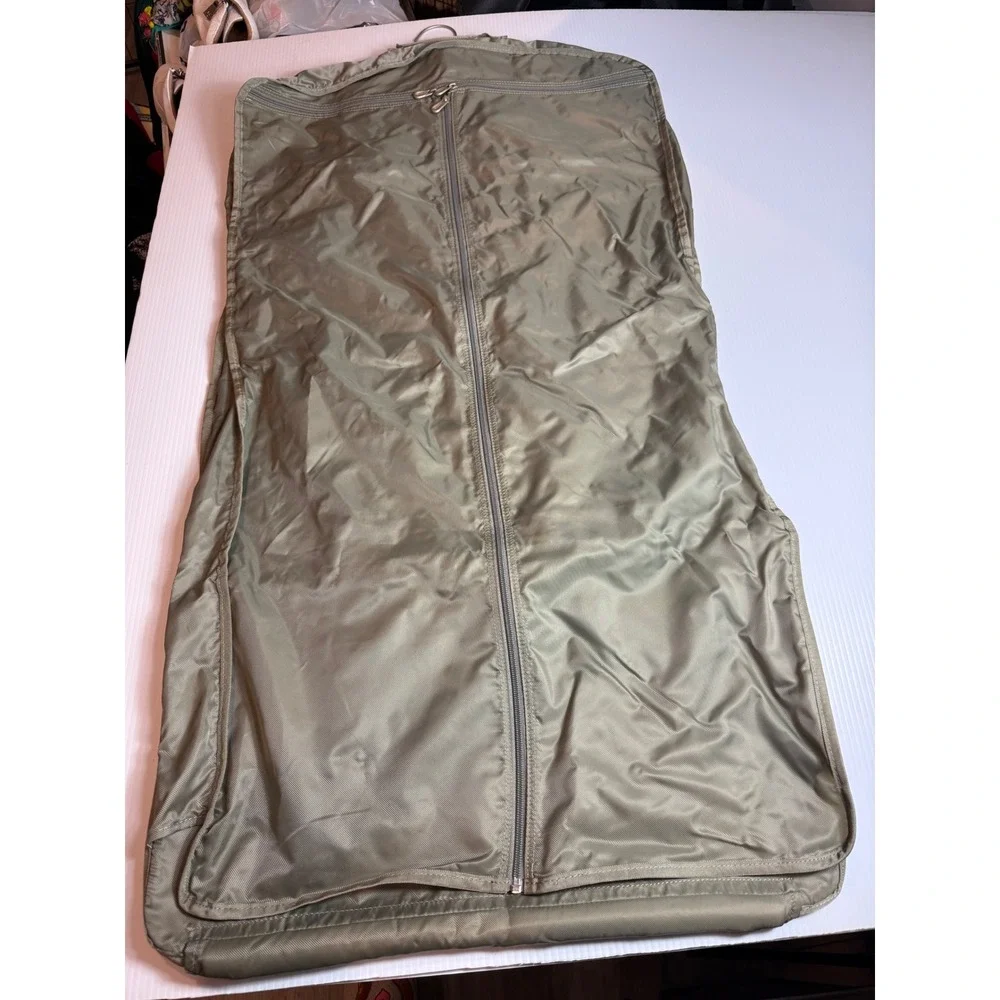 Briggs & Riley‎ Olive Green Ballistic Nylon Tri-Fold Hanging Garment Bag Travel